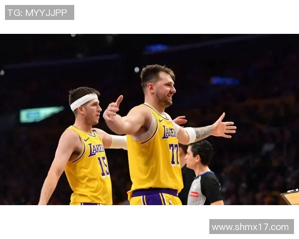湖人对决快船精彩瞬间回顾及赛后分析全程直播盛况分享